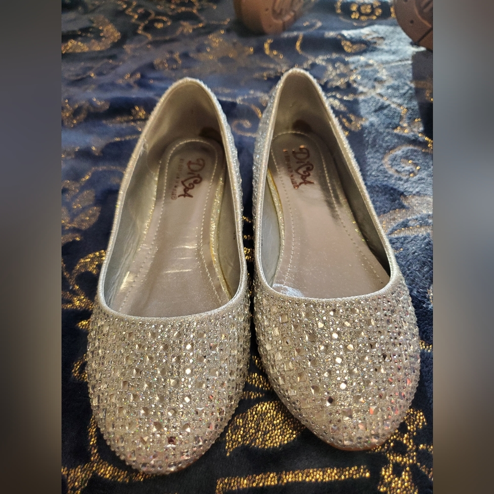 Silver Rhinestone Sparkly Diva Flats